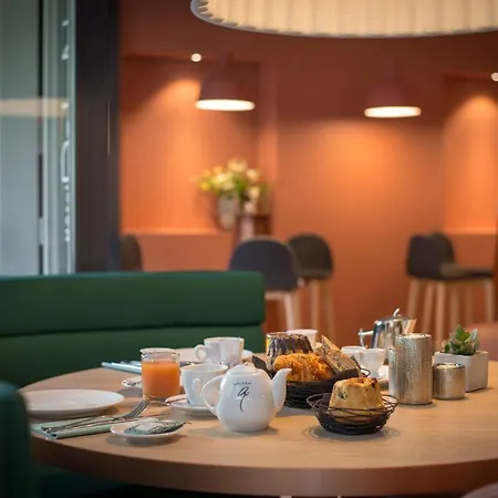Le Rohan, Centre Cathedrale Hotell